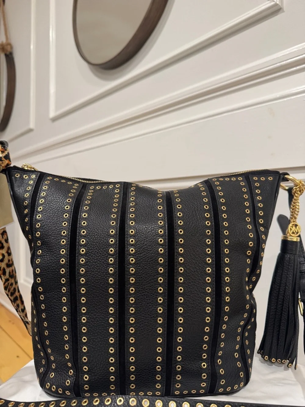 Michael Kors Brooklyn Black Grommet Leather Feedbag Crossbody NWT - Picture 6 of 17